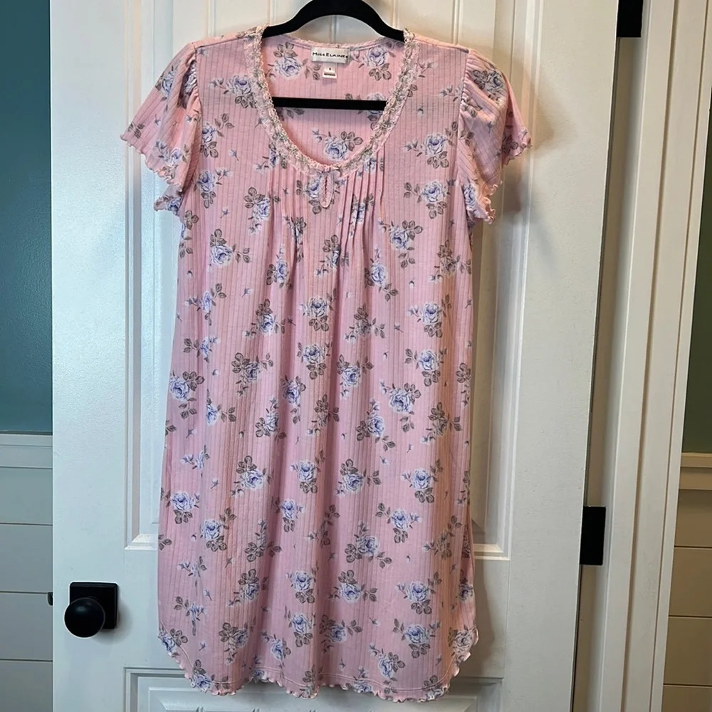 Miss Elaine Pink Floral Nightgown. Size Small.